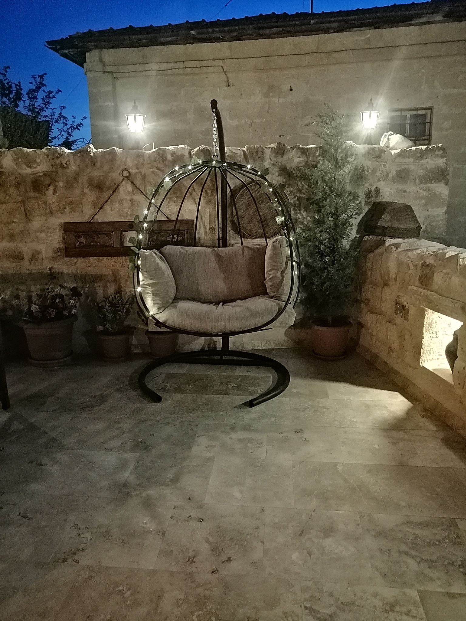 Shadow Cave House