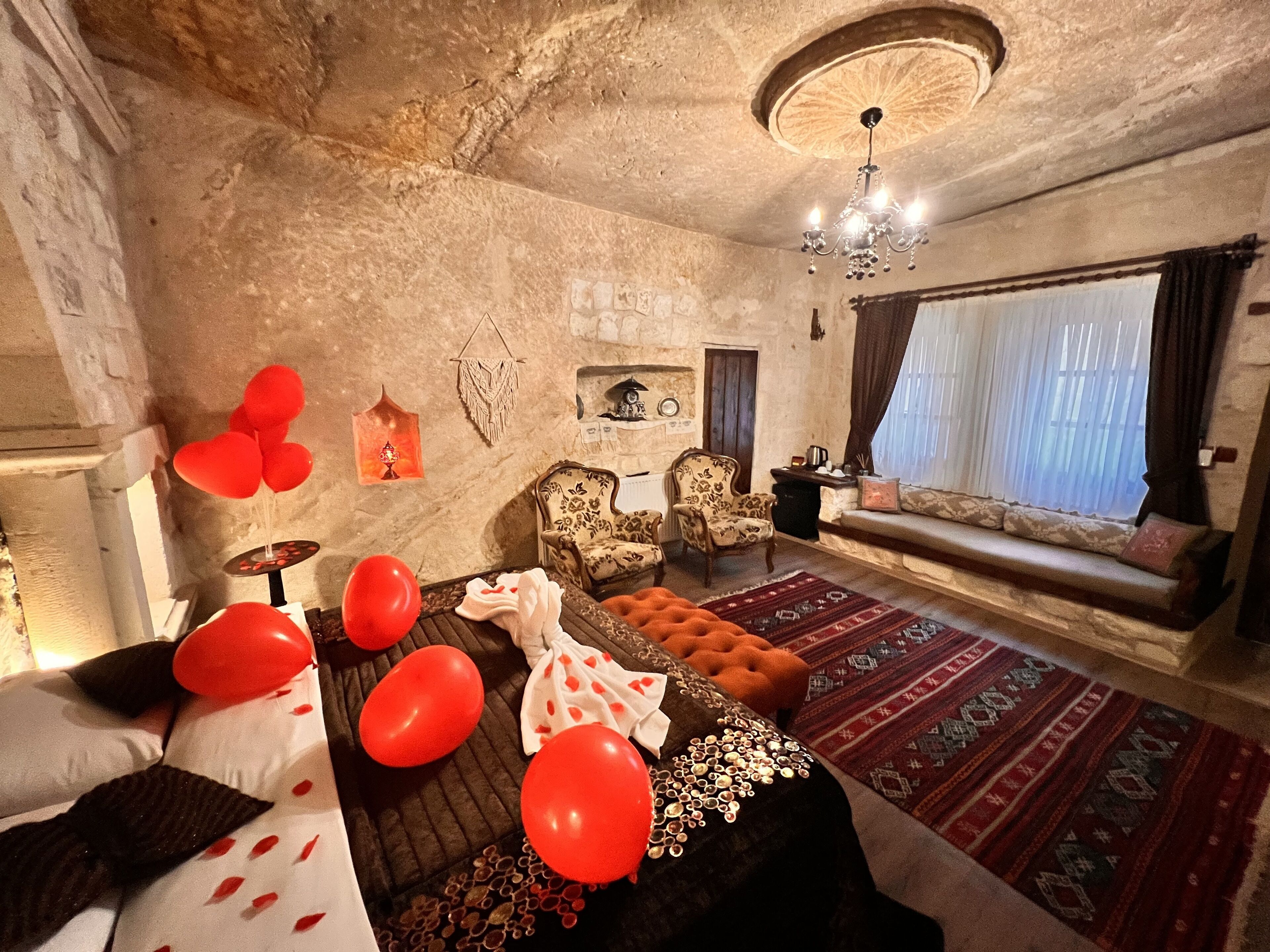 Shadow Cave House