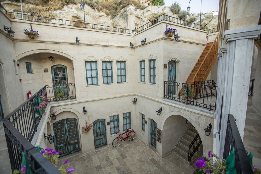 Sinasos Star Hotel
