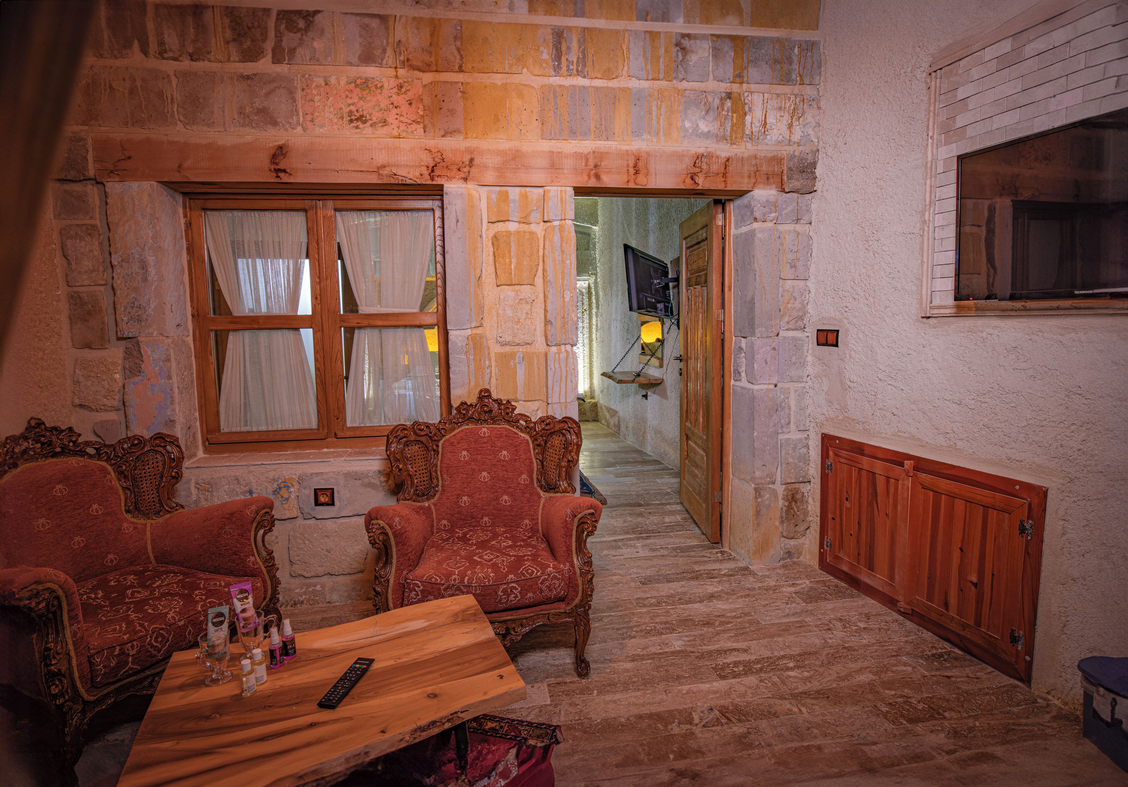 Sur Cave Hotel