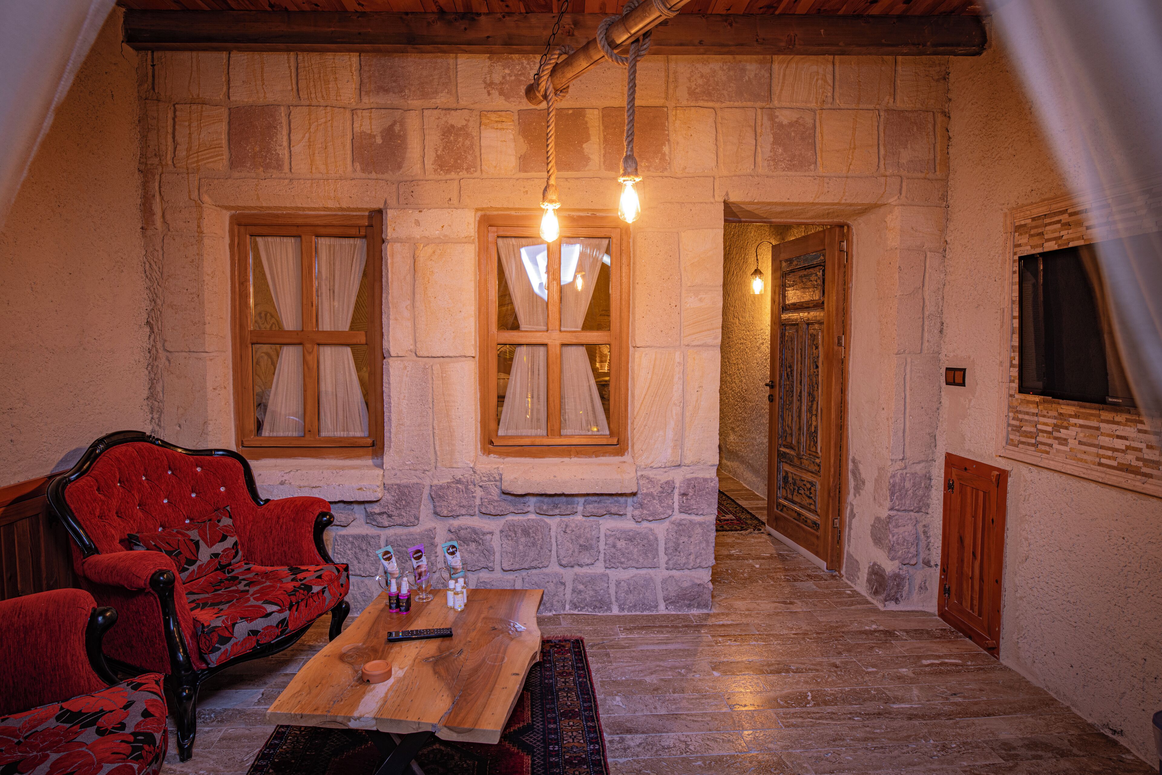 Sur Cave Hotel