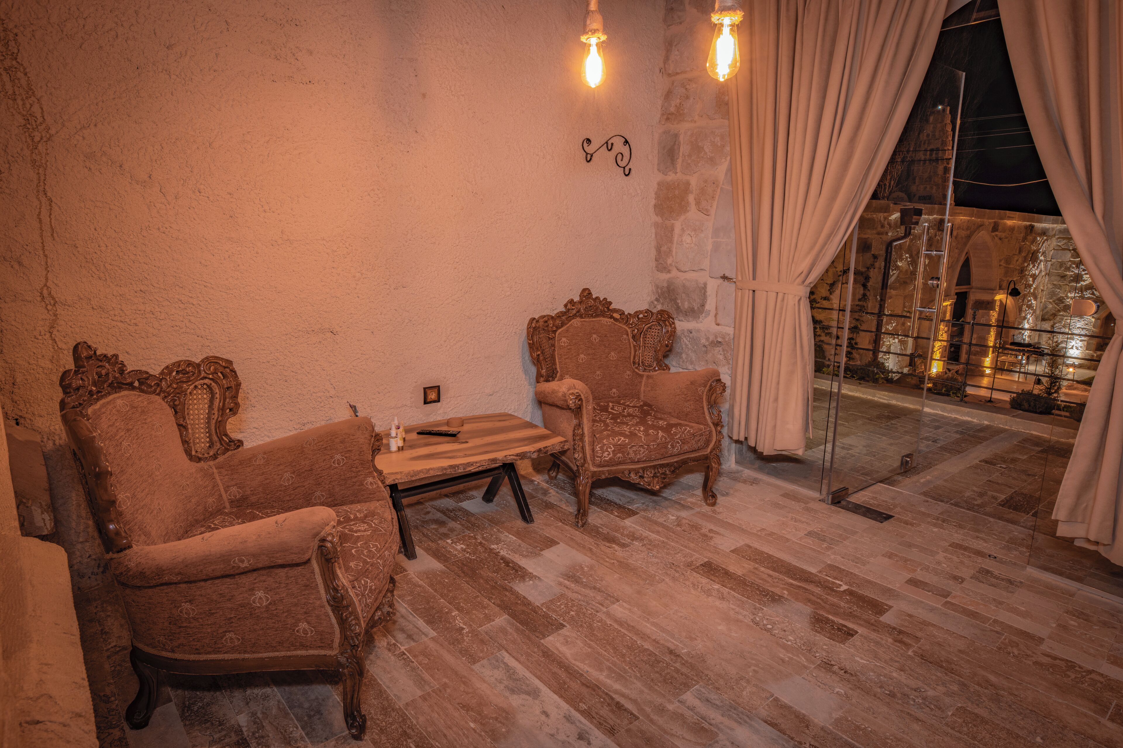 Sur Cave Hotel