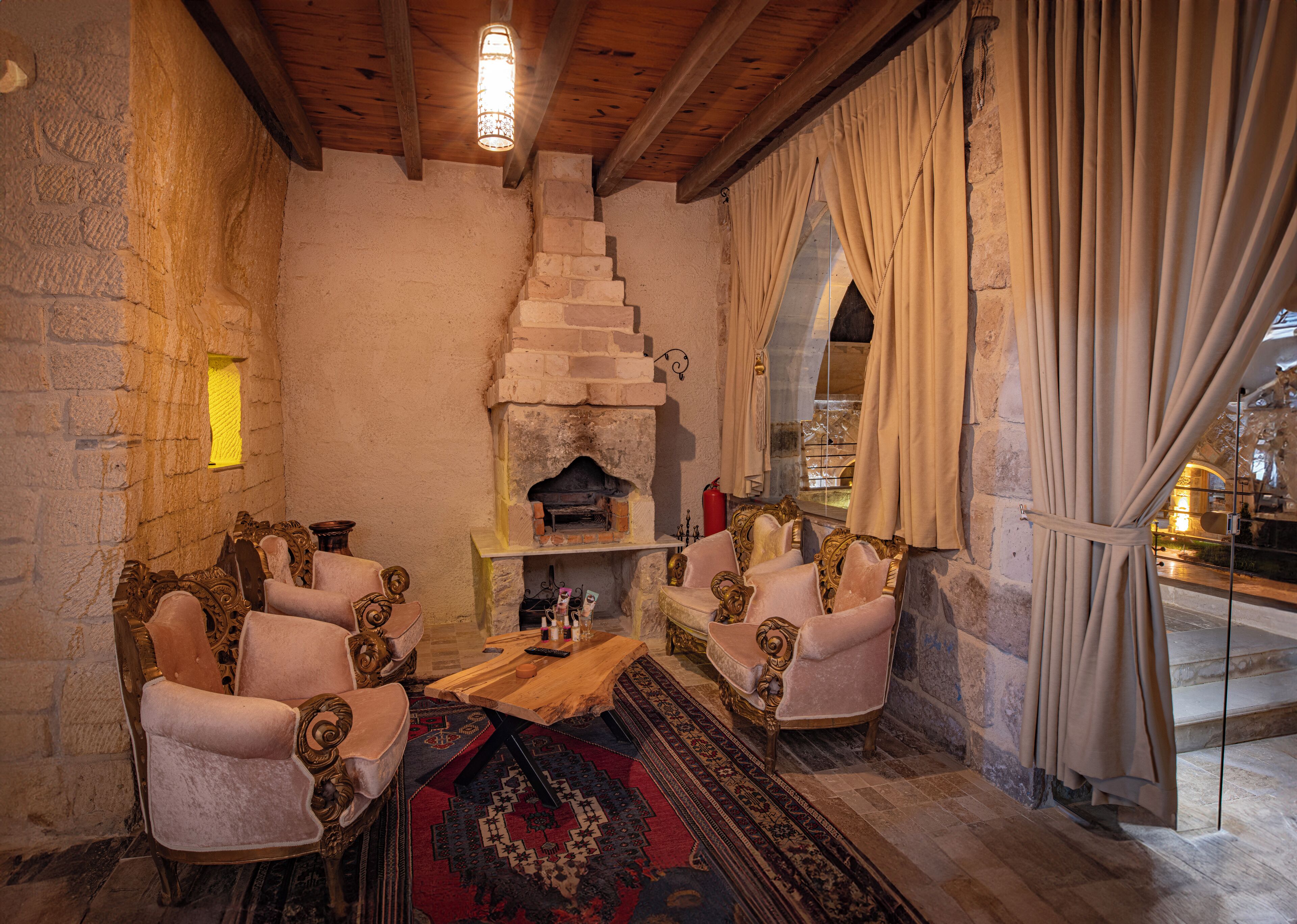 Sur Cave Hotel