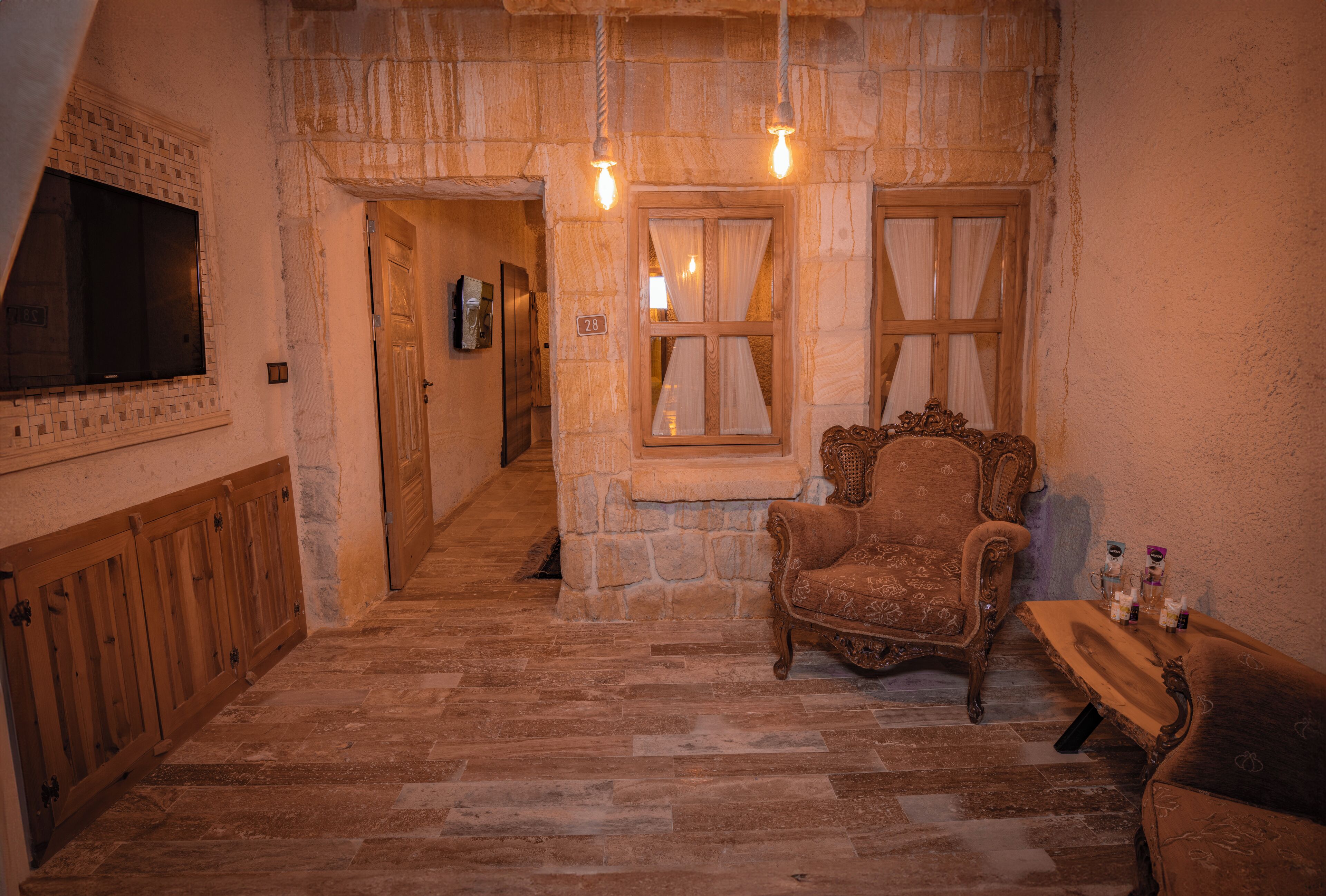 Sur Cave Hotel