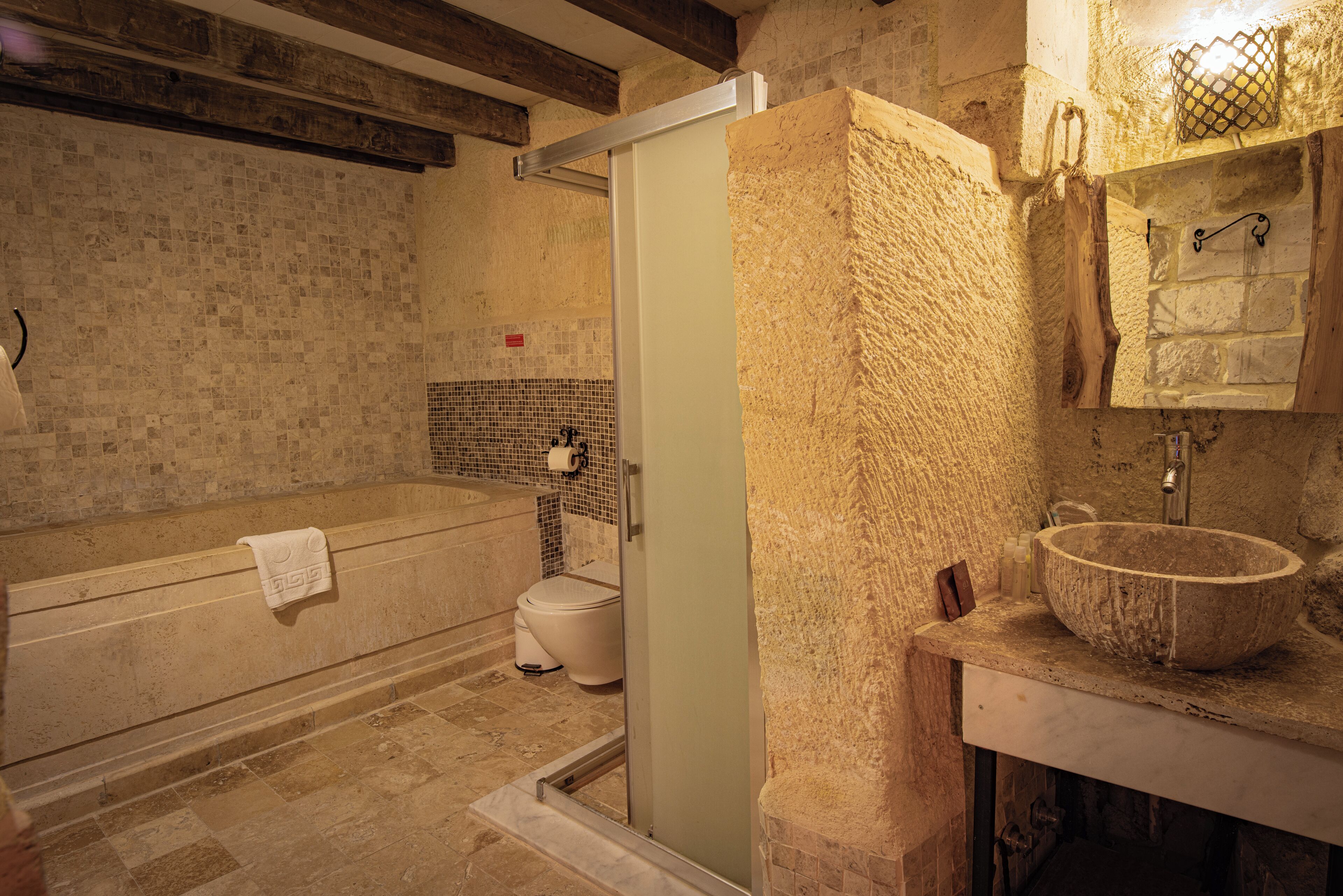 Sur Cave Hotel