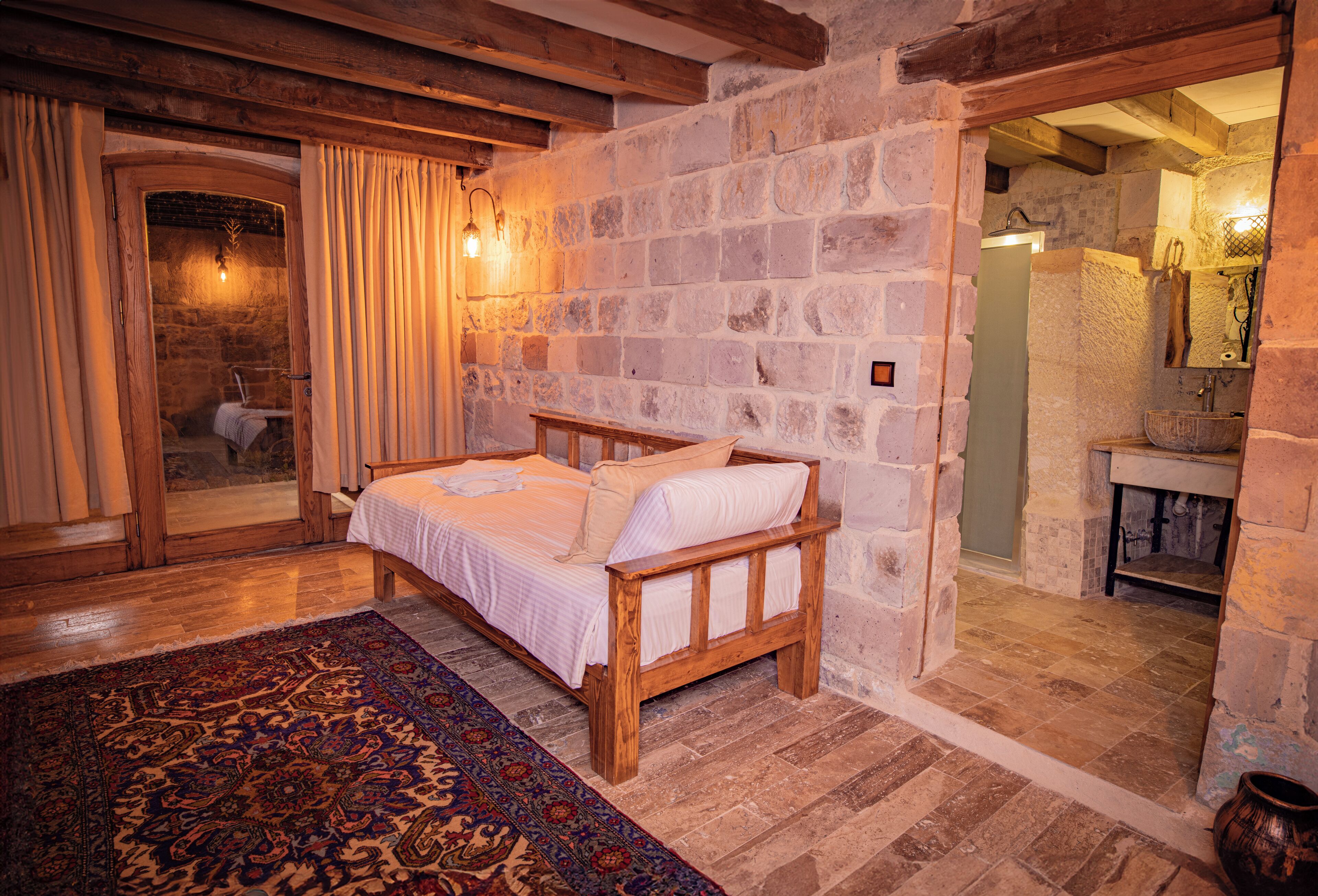 Sur Cave Hotel