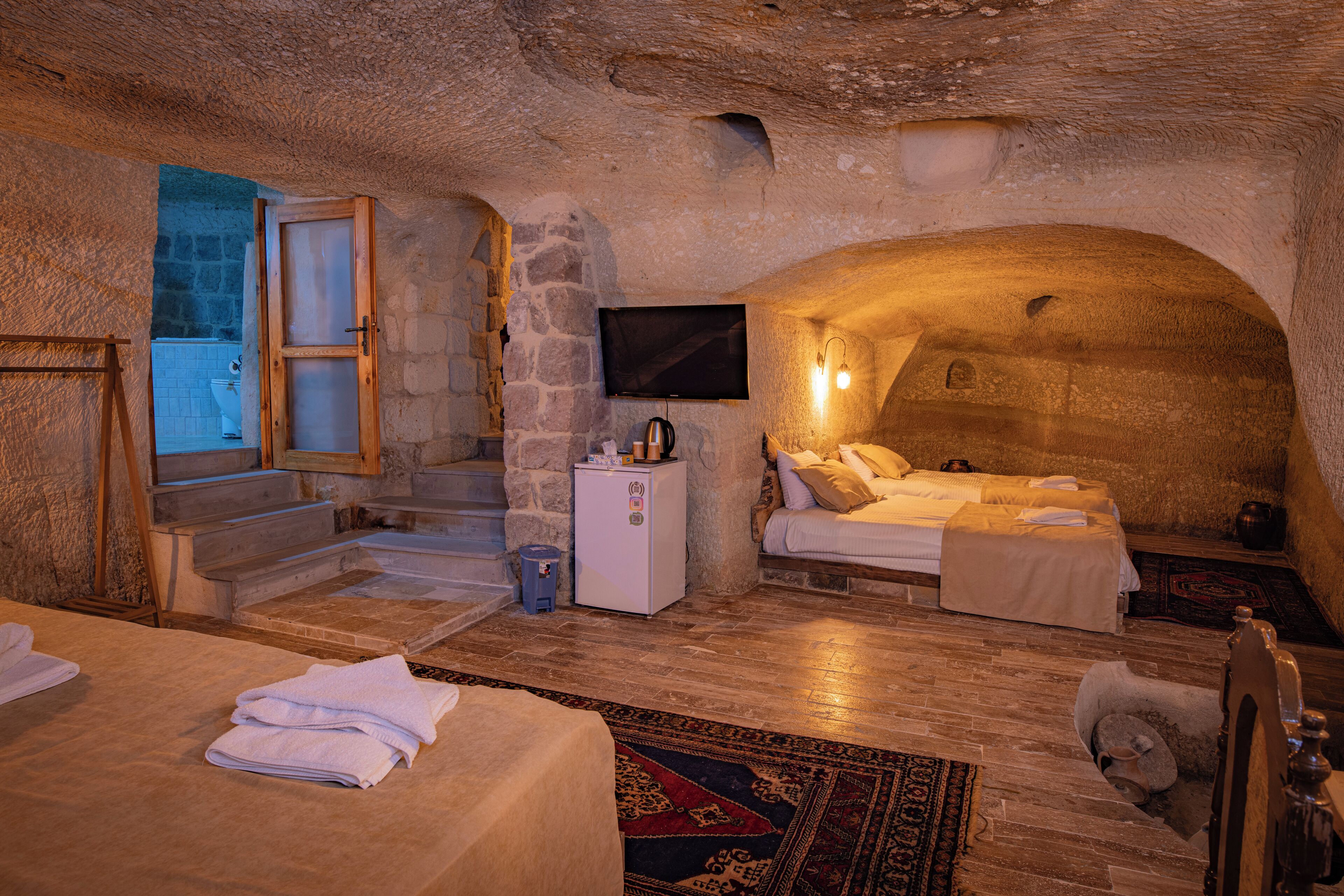 Sur Cave Hotel