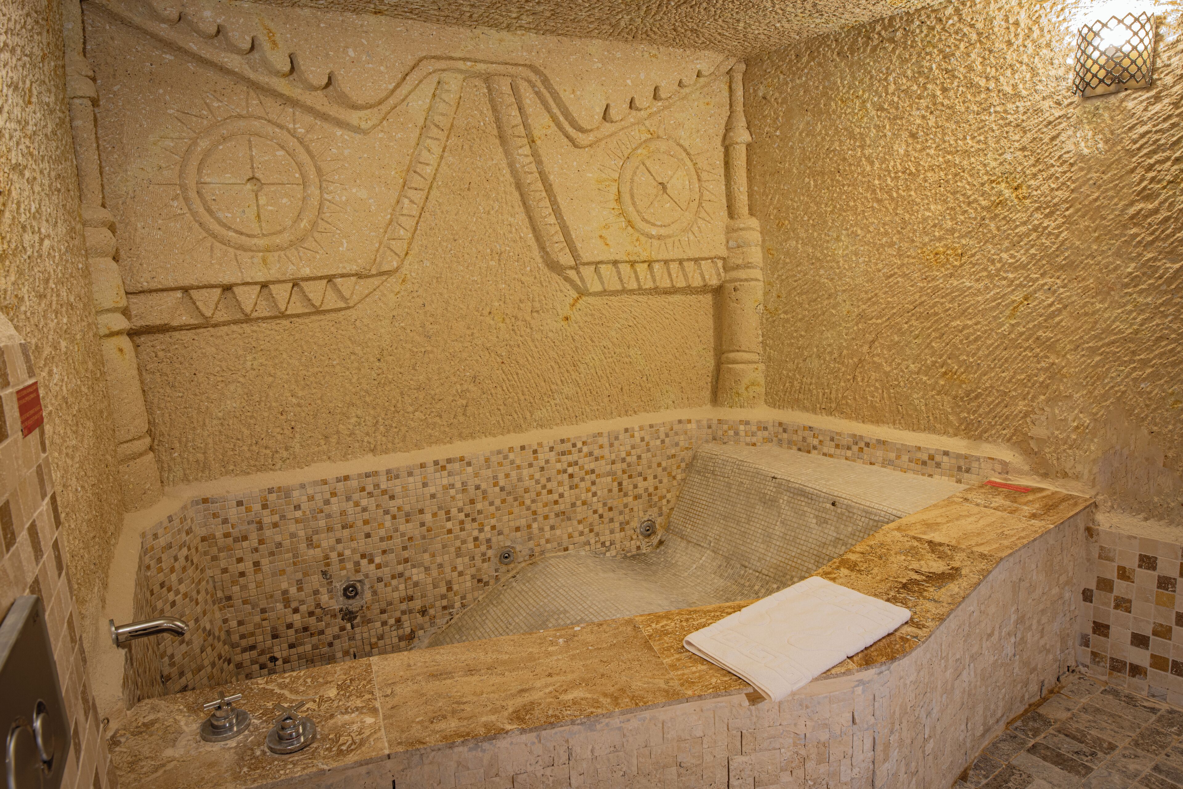 Sur Cave Hotel