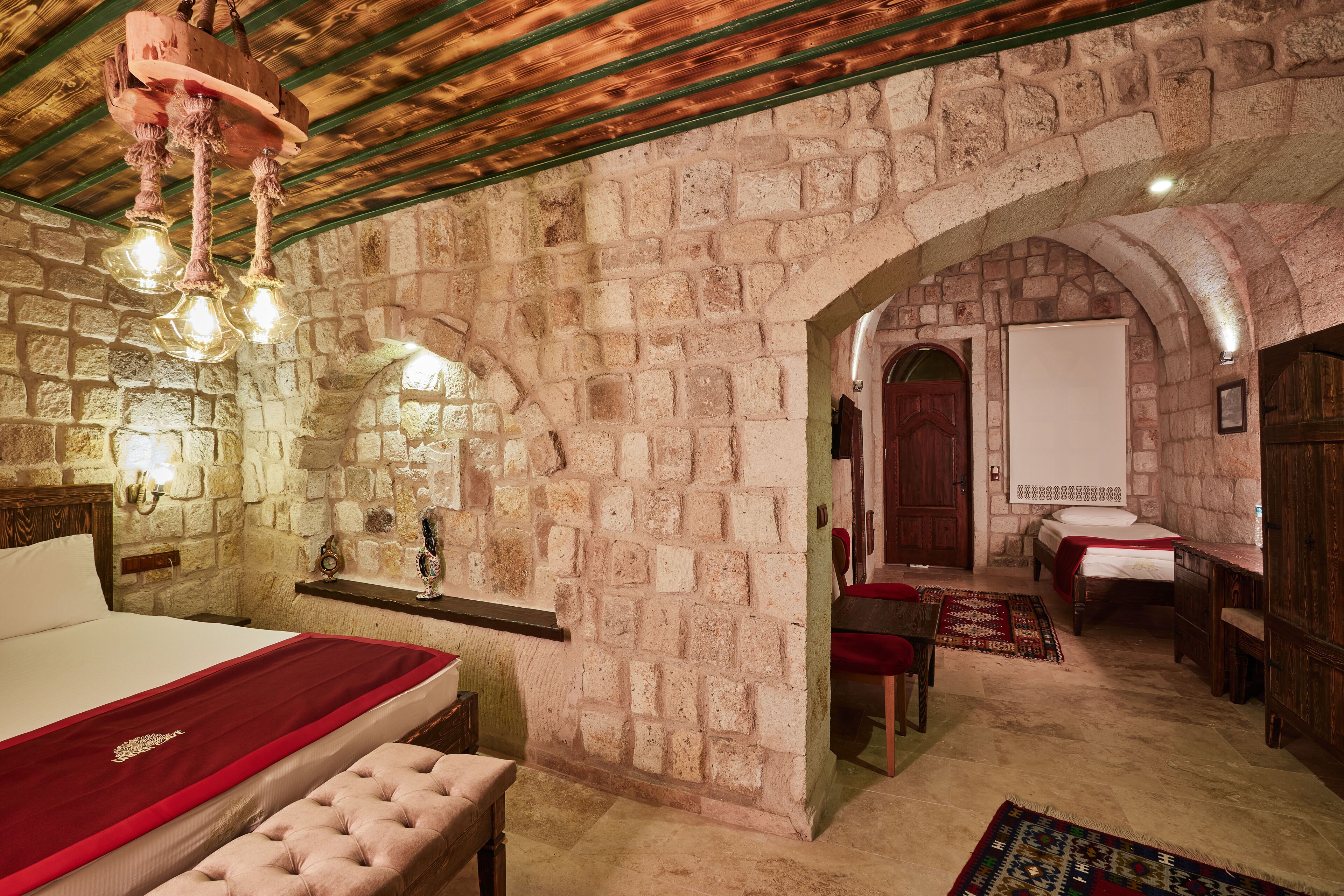 Under Cave Hotel