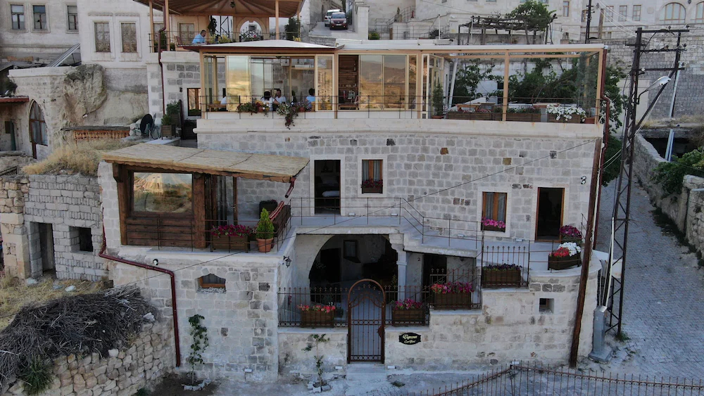 Vigneron Cave Hotel