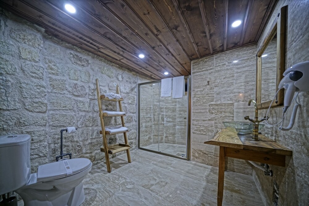 Vigneron Cave Hotel