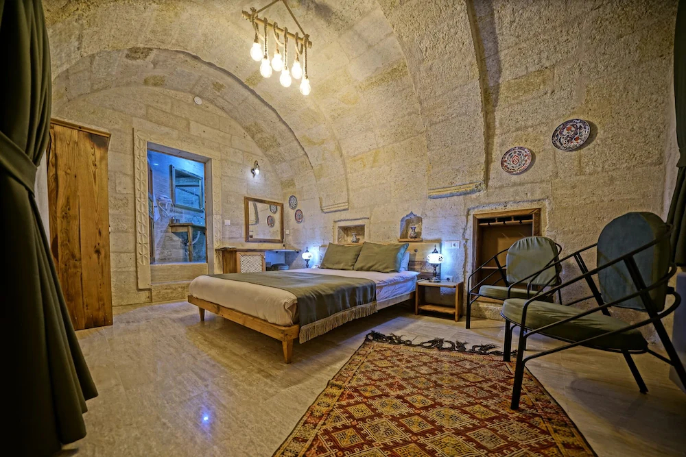 Vigneron Cave Hotel