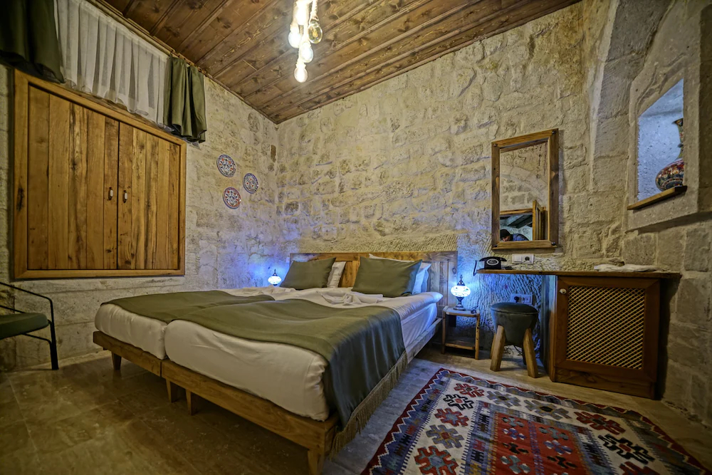 Vigneron Cave Hotel