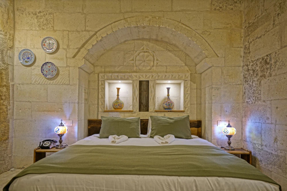 Vigneron Cave Hotel