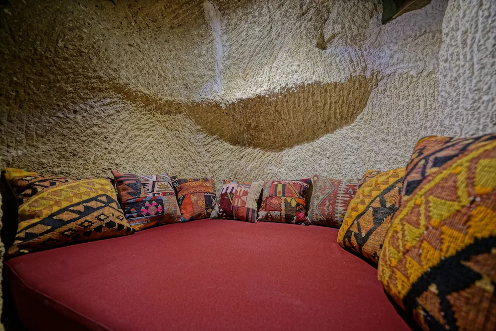 Vigneron Cave Hotel