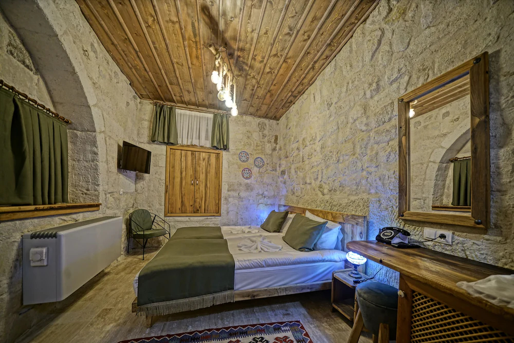 Vigneron Cave Hotel
