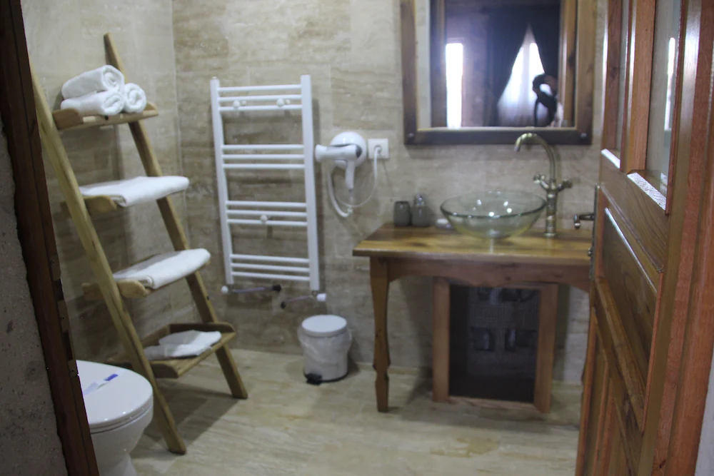 Vigneron Cave Hotel