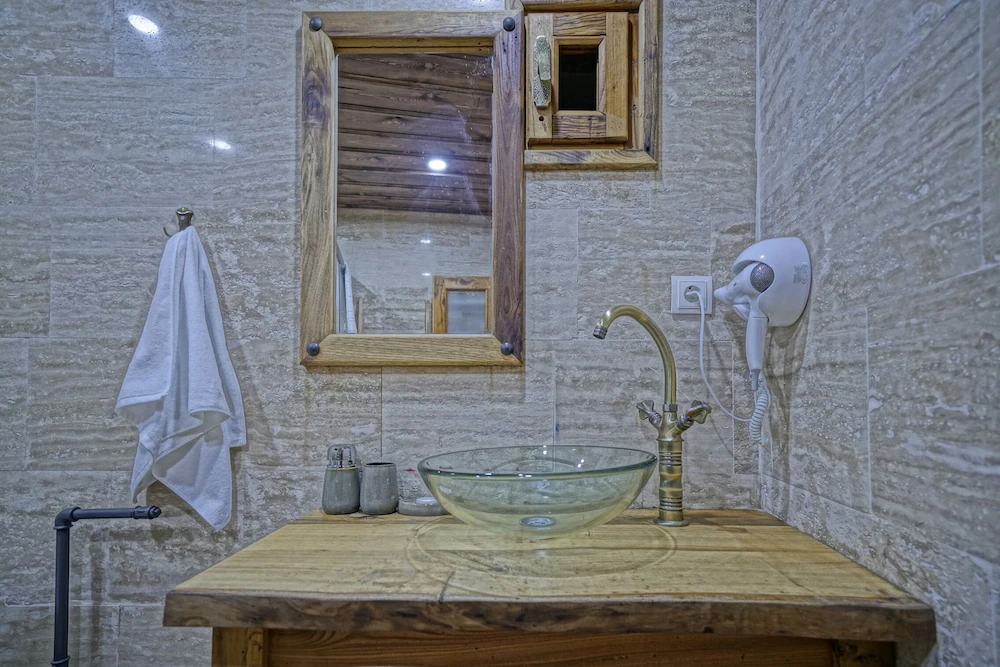 Vigneron Cave Hotel