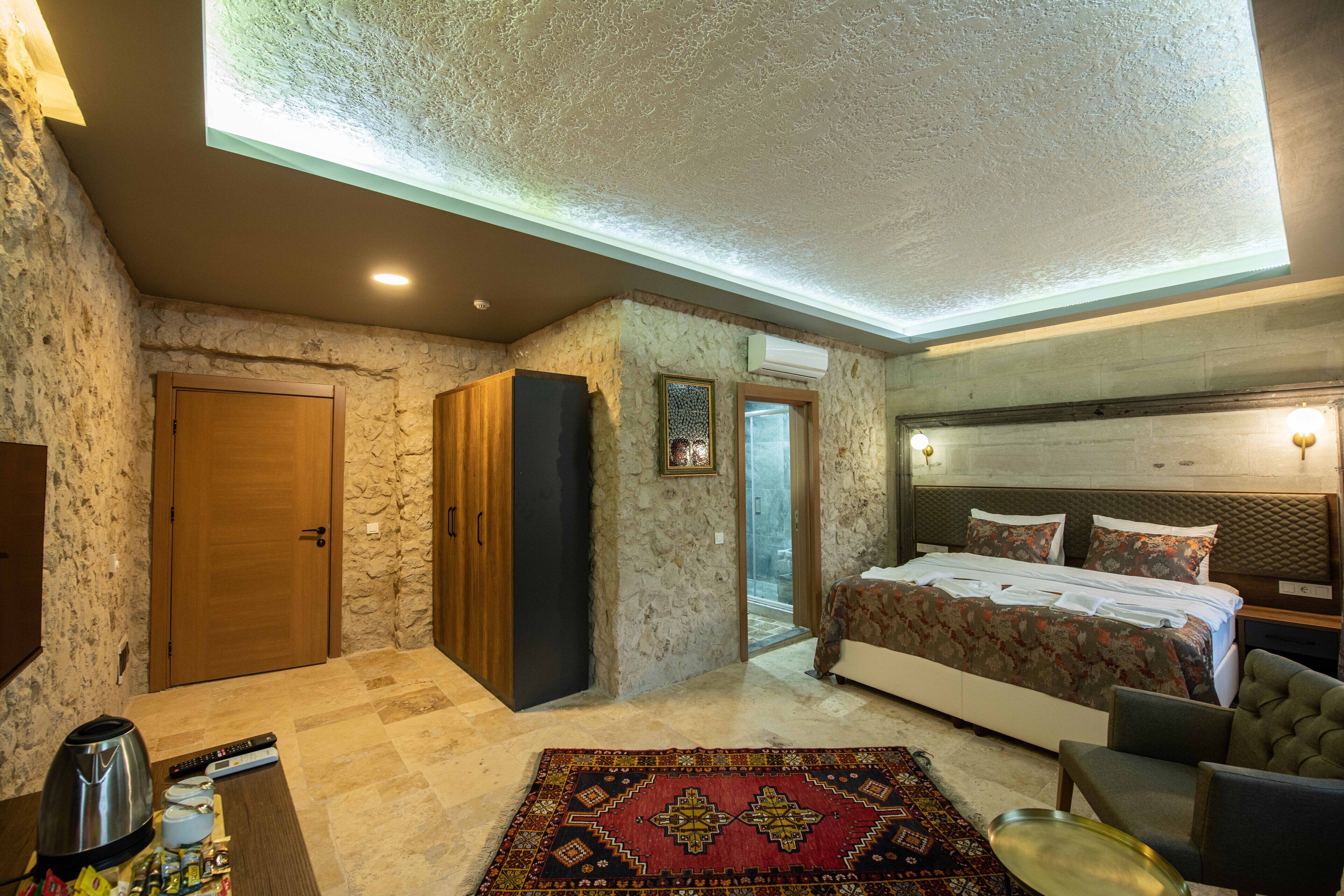 Ahiyan Hotel