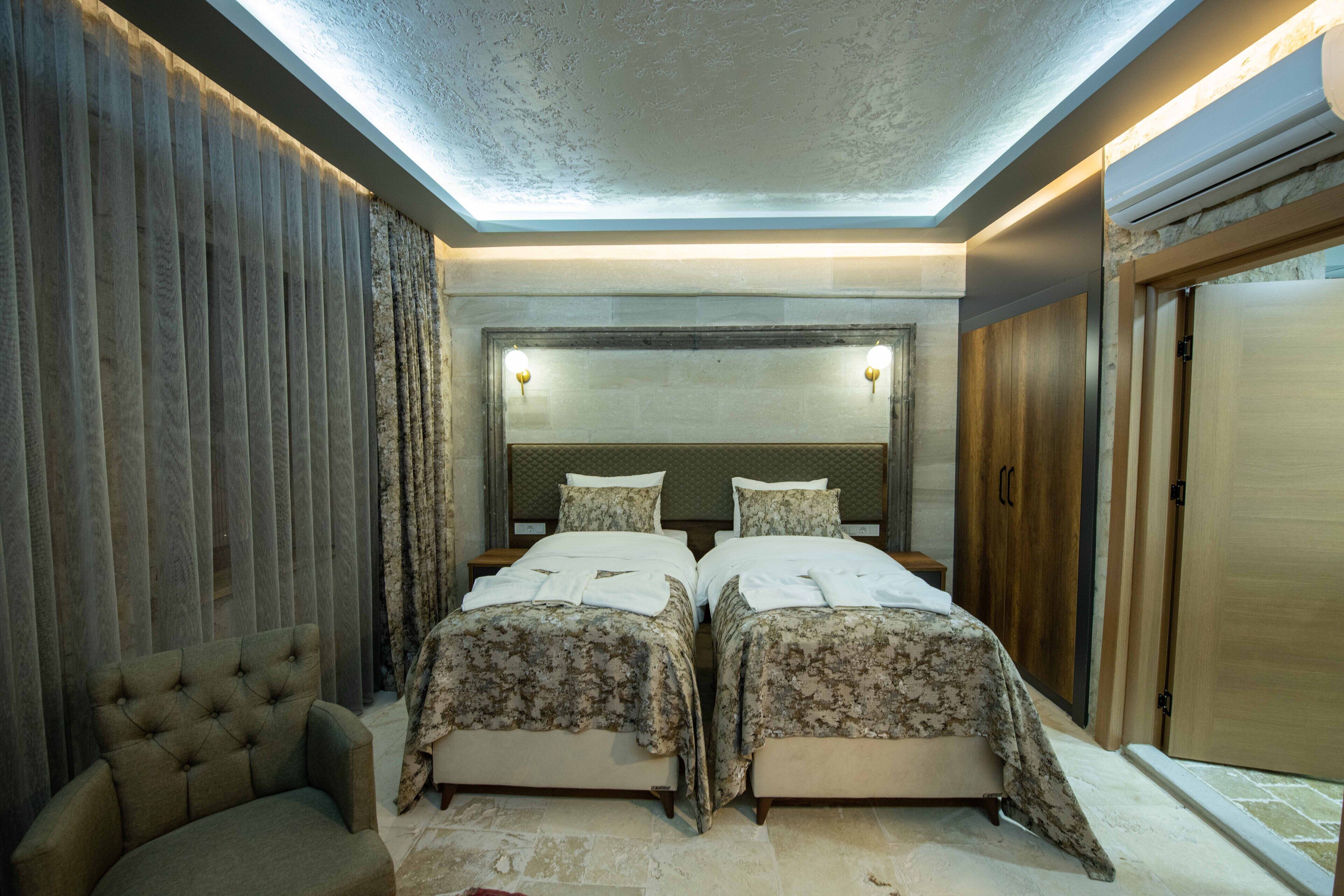 Ahiyan Hotel