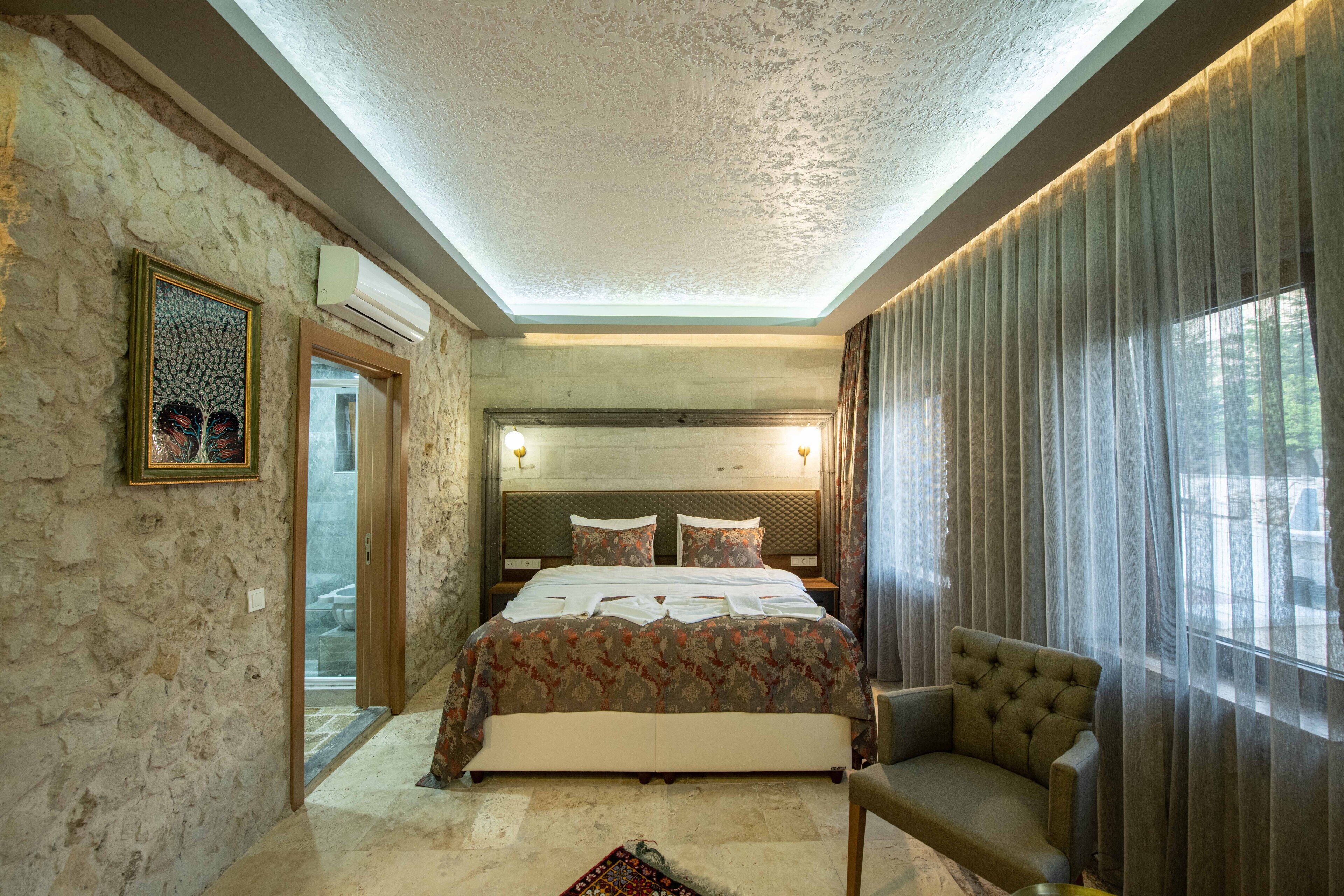 Ahiyan Hotel