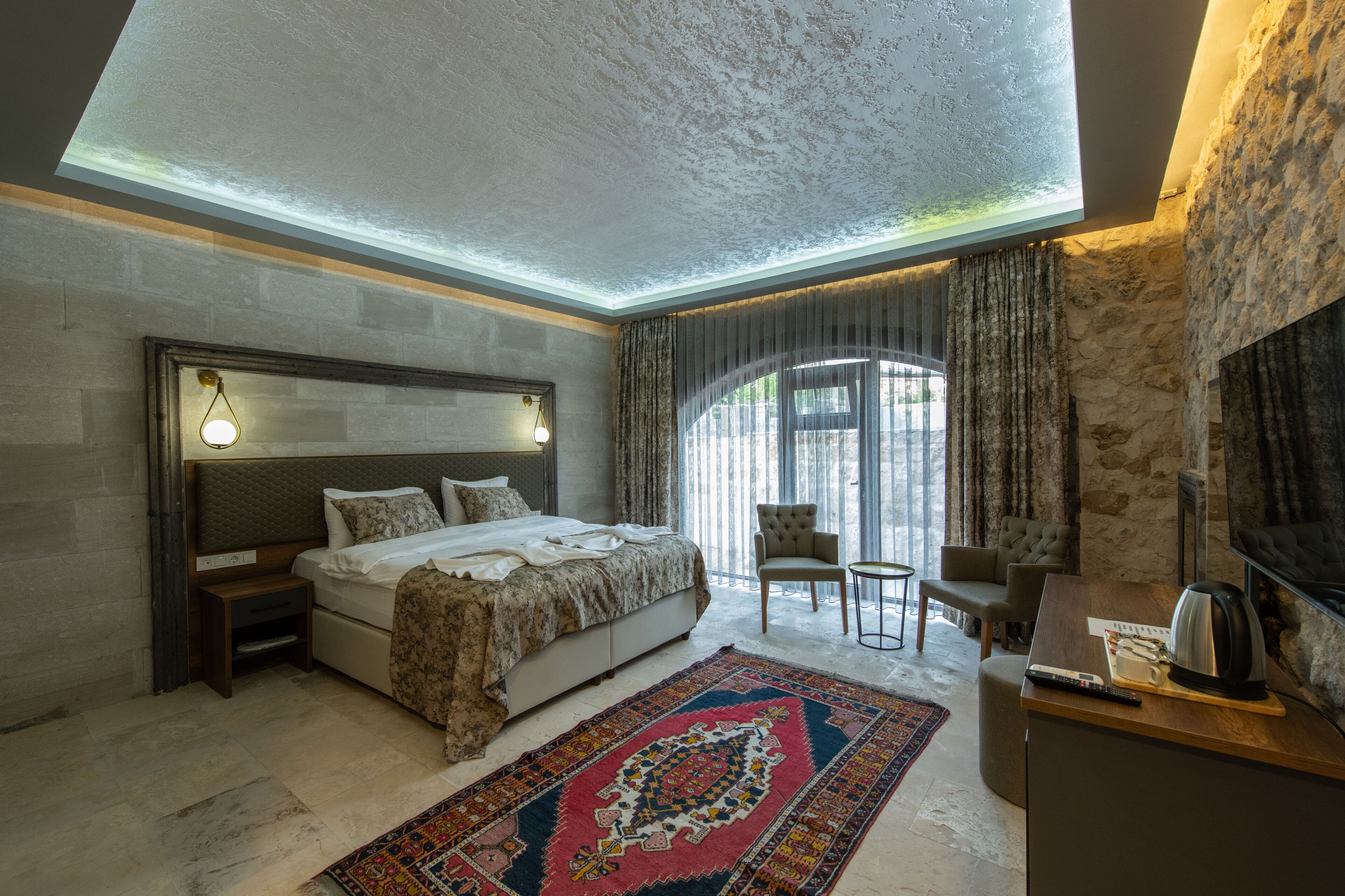 Ahiyan Hotel