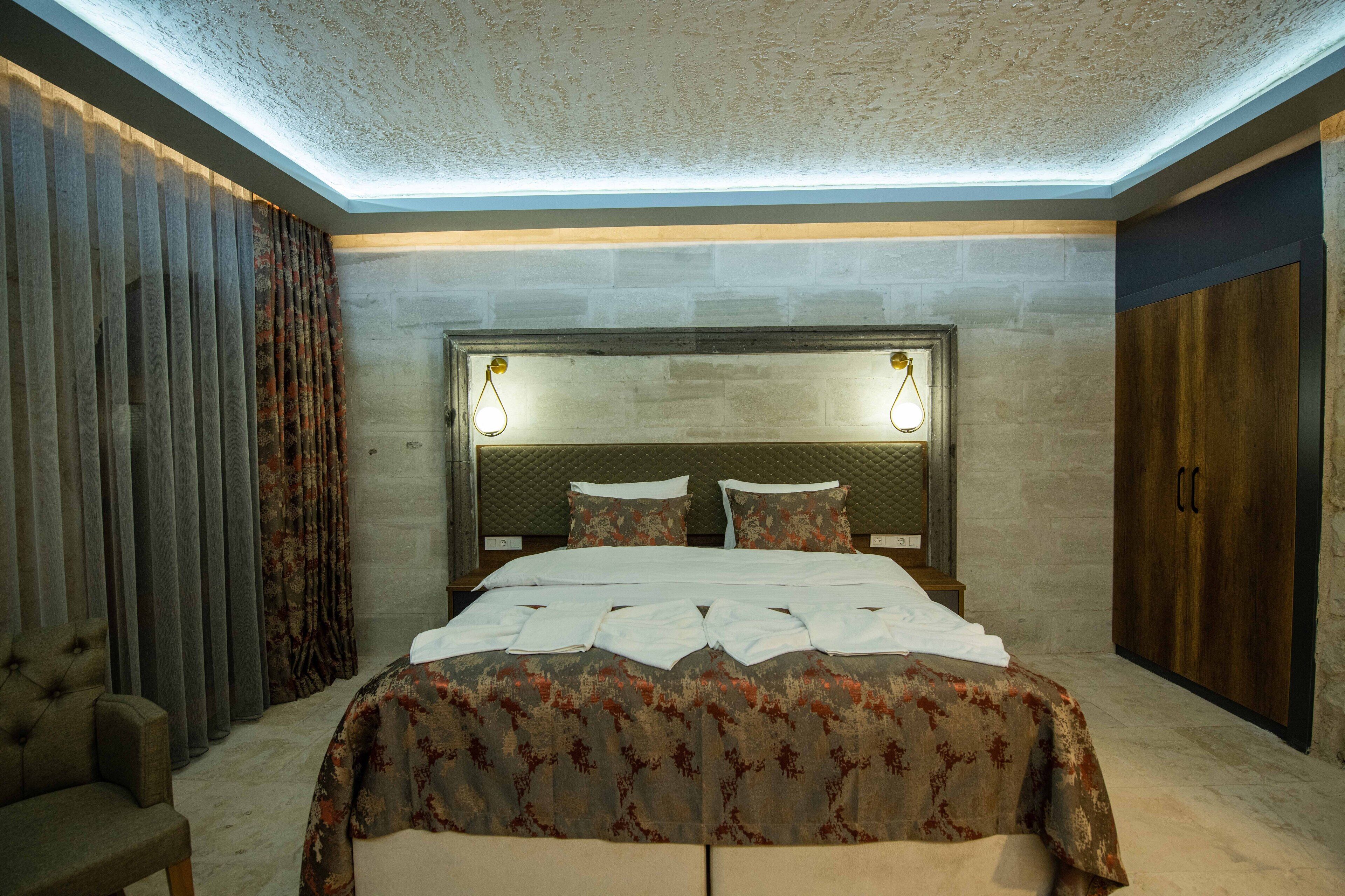 Ahiyan Hotel