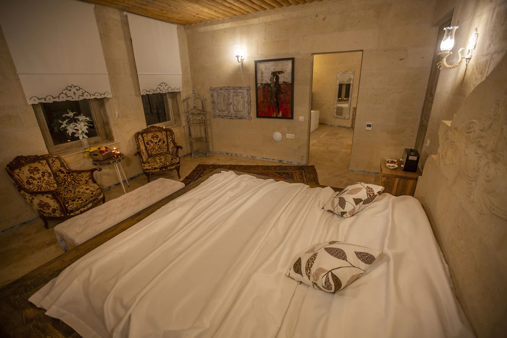 Karlik Cave Suites
