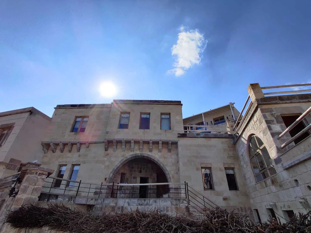 Karlik Cave Suites