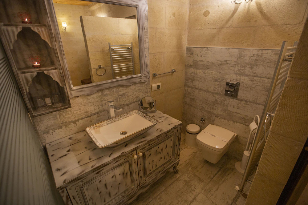 Karlik Cave Suites
