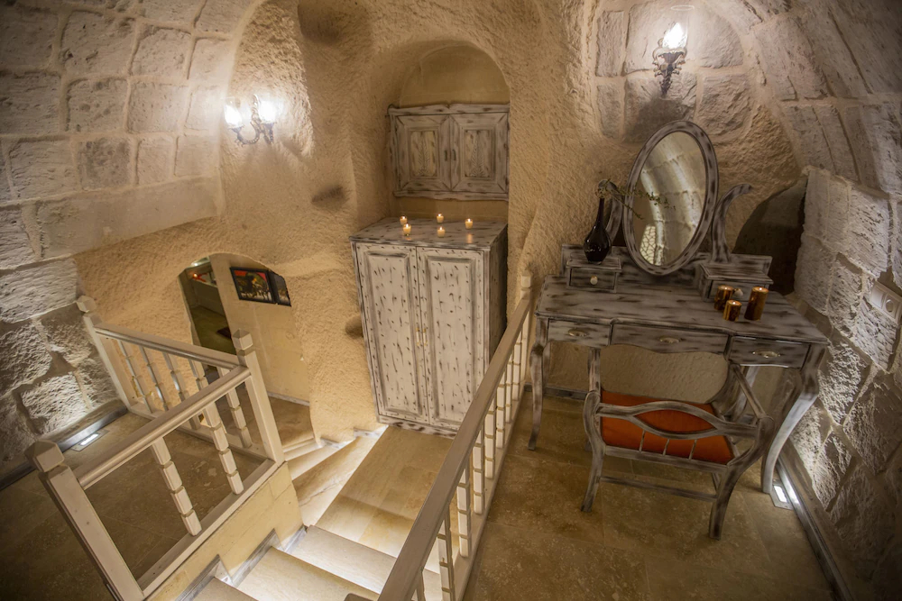 Karlik Cave Suites