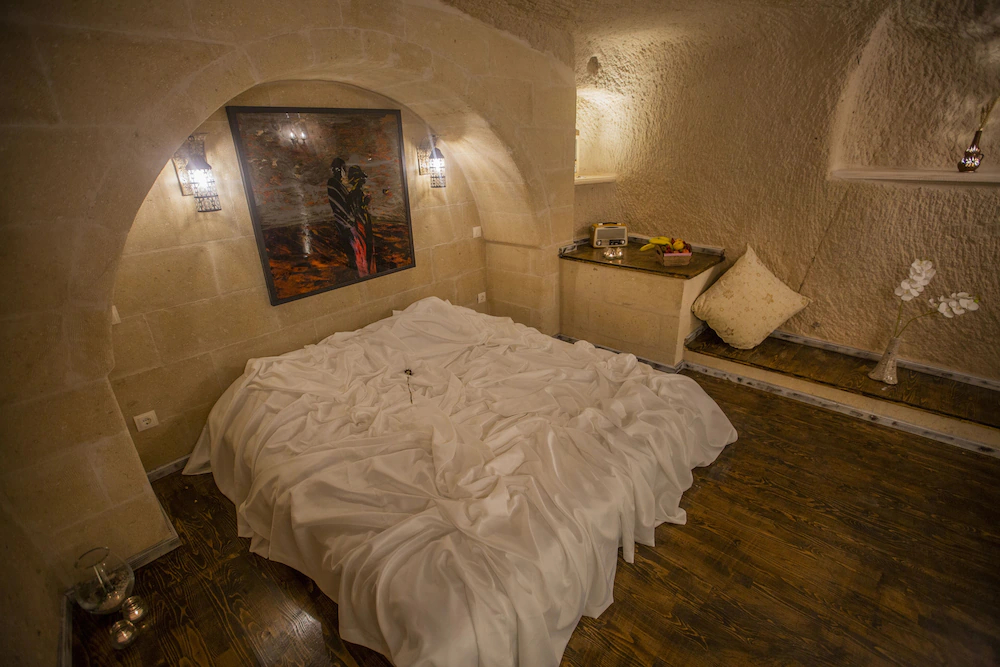 Karlik Cave Suites