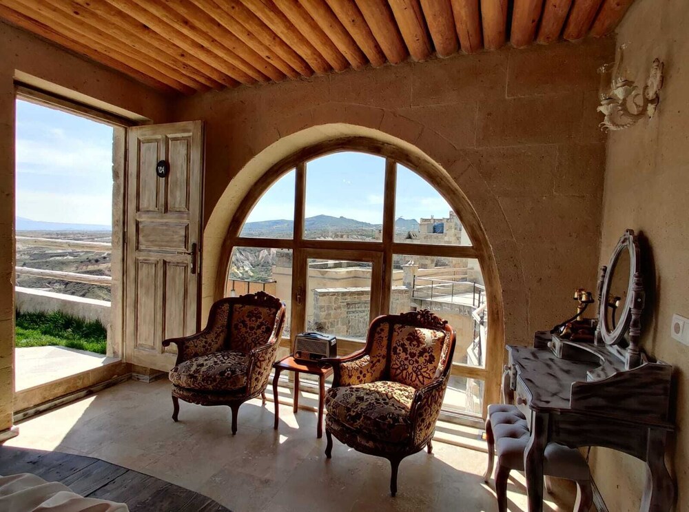 Karlik Cave Suites