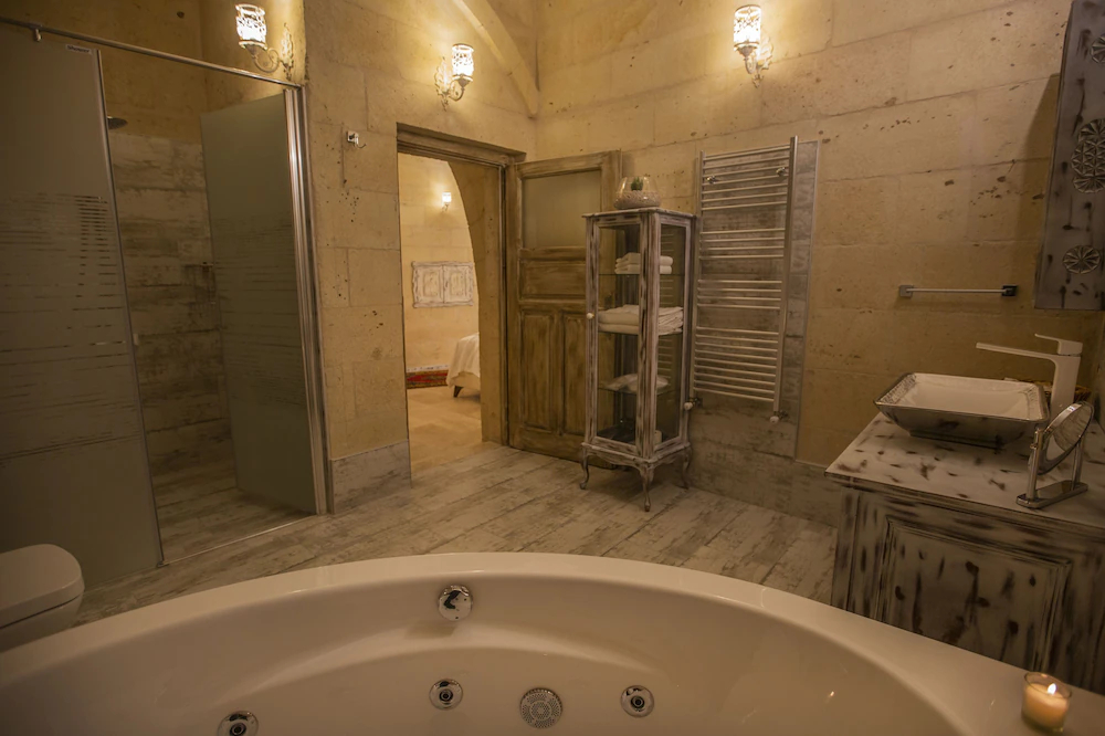 Karlik Cave Suites