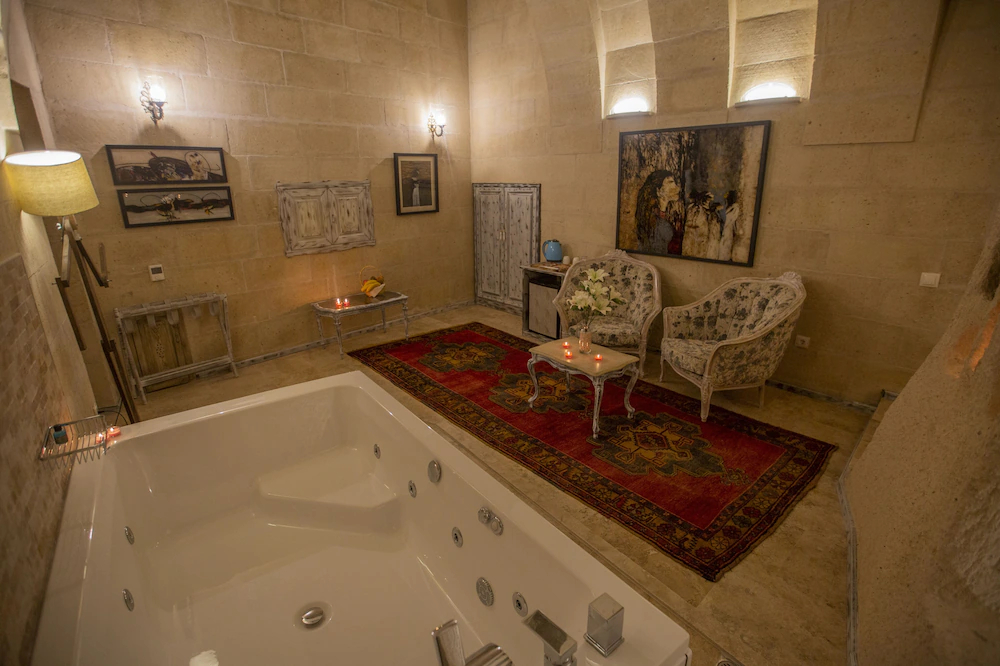 Karlik Cave Suites