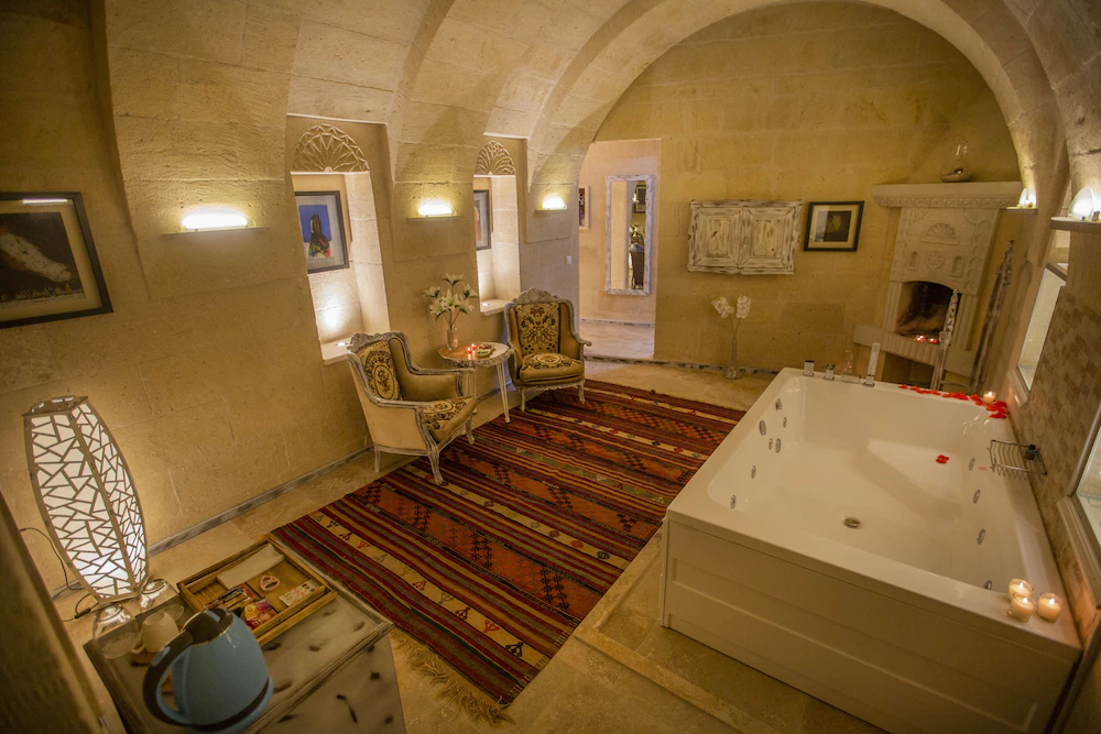 Karlik Cave Suites