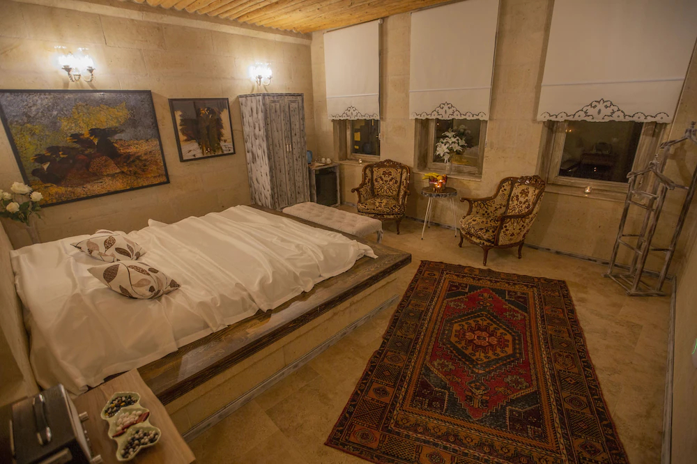 Karlik Cave Suites