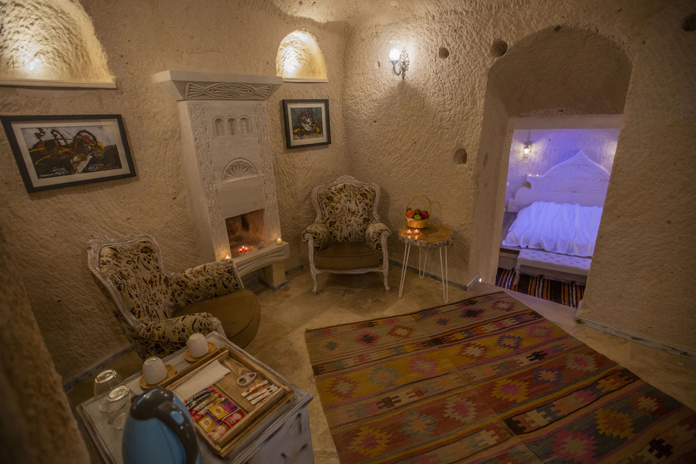 Karlik Cave Suites