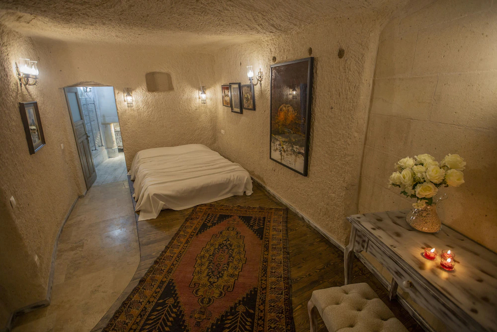 Karlik Cave Suites
