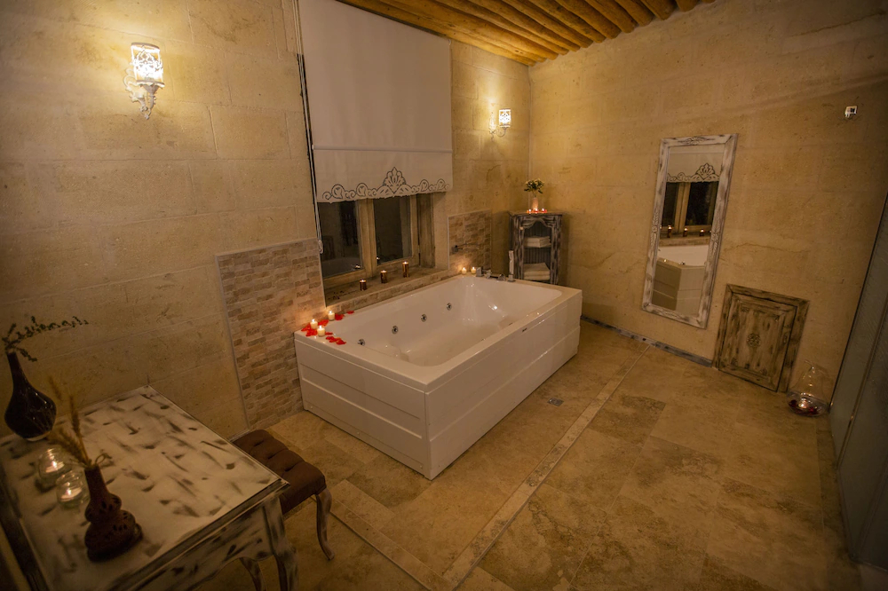 Karlik Cave Suites