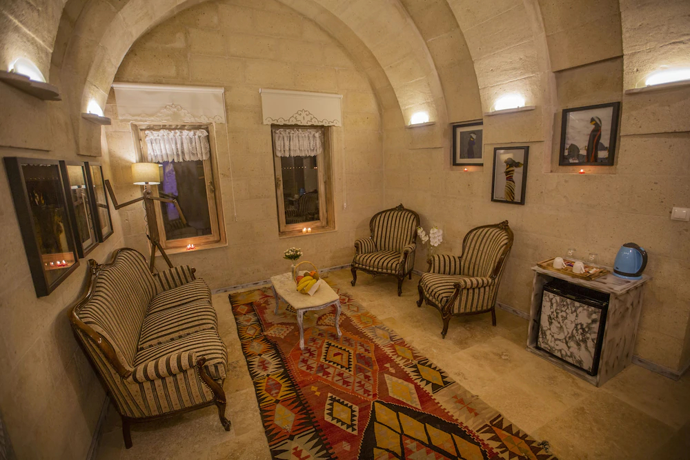 Karlik Cave Suites