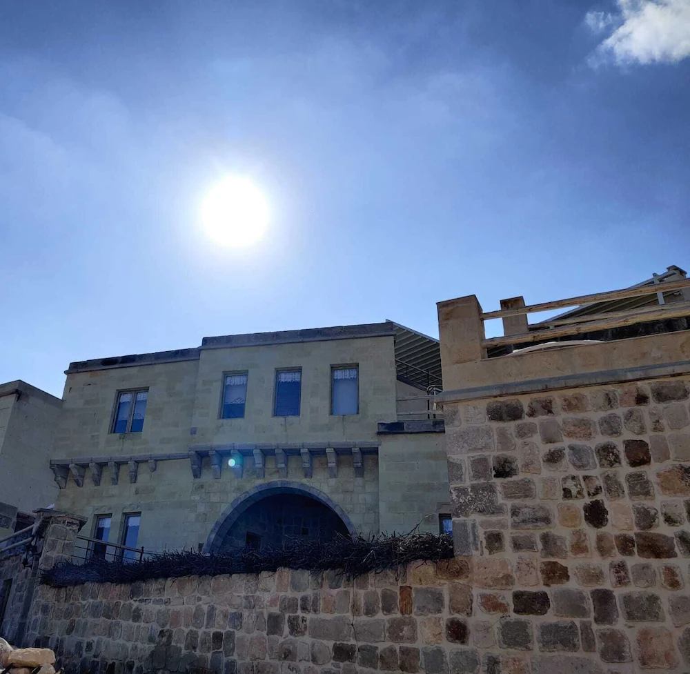 Karlik Cave Suites