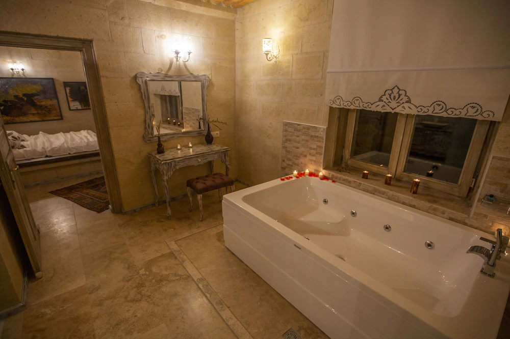 Karlik Cave Suites