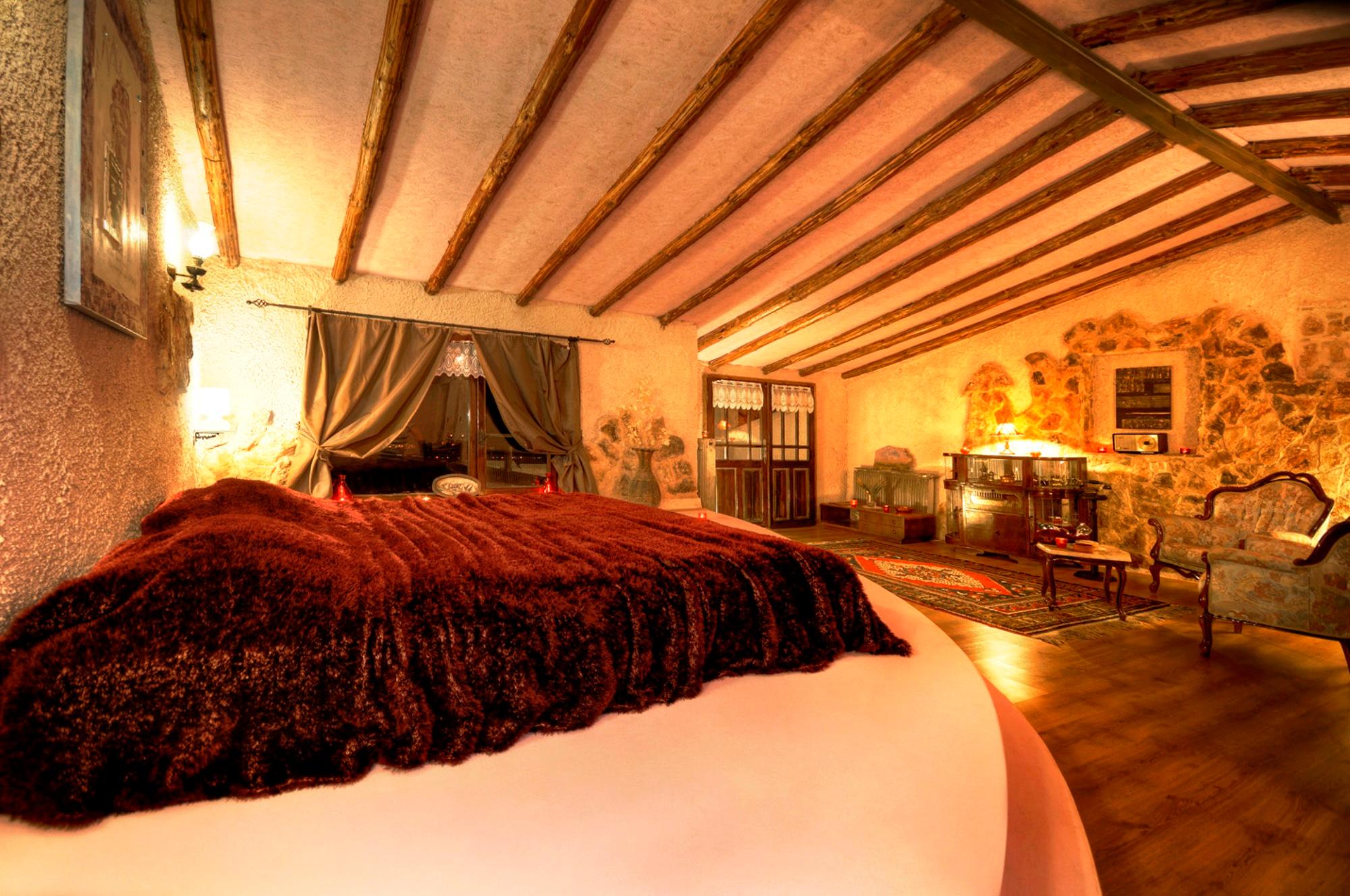 Karlik Evi