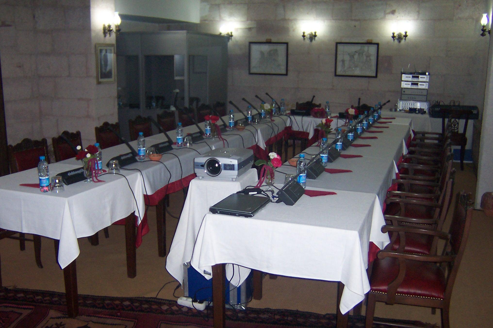 Karlik Evi