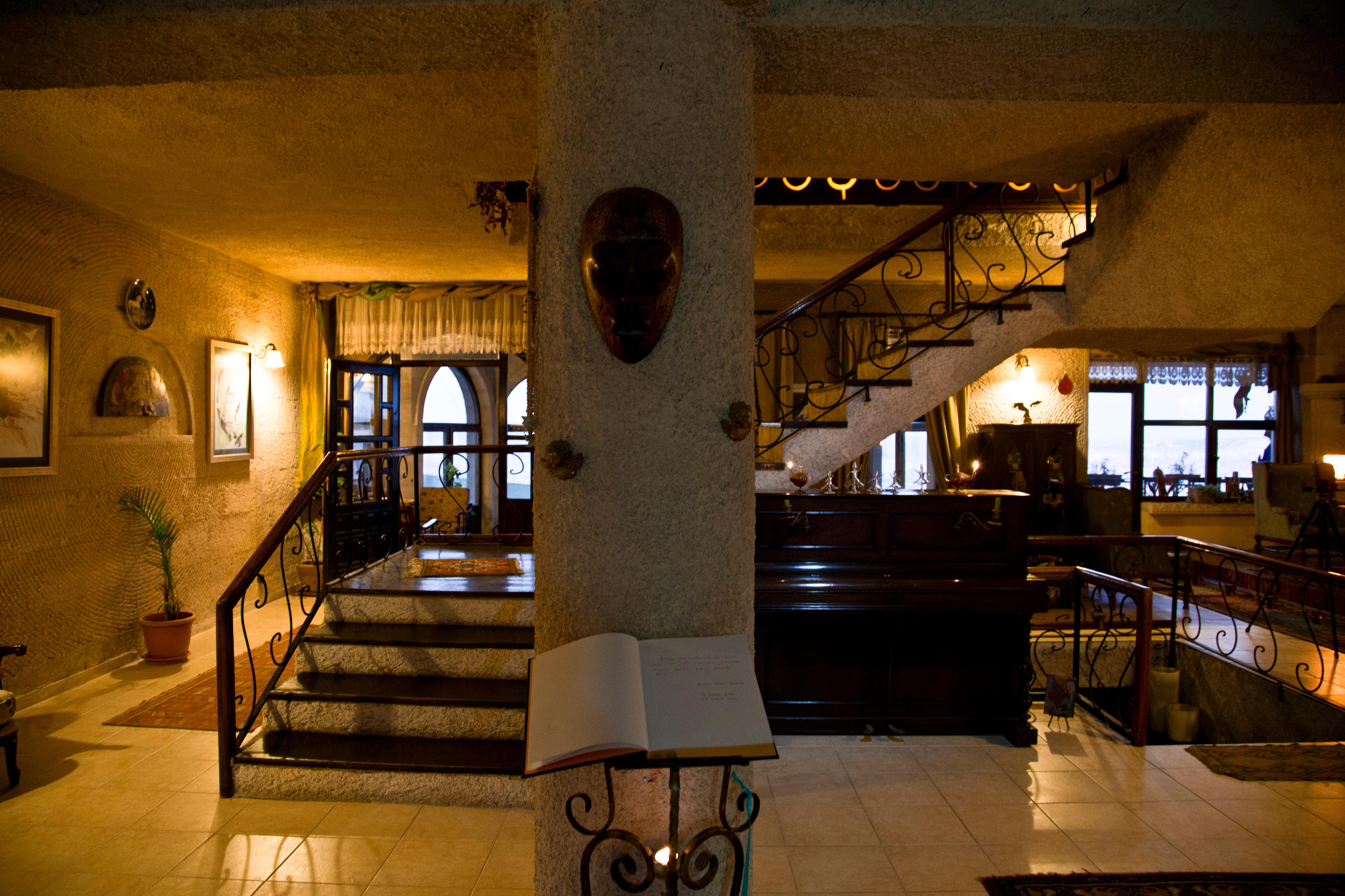 Karlik Evi