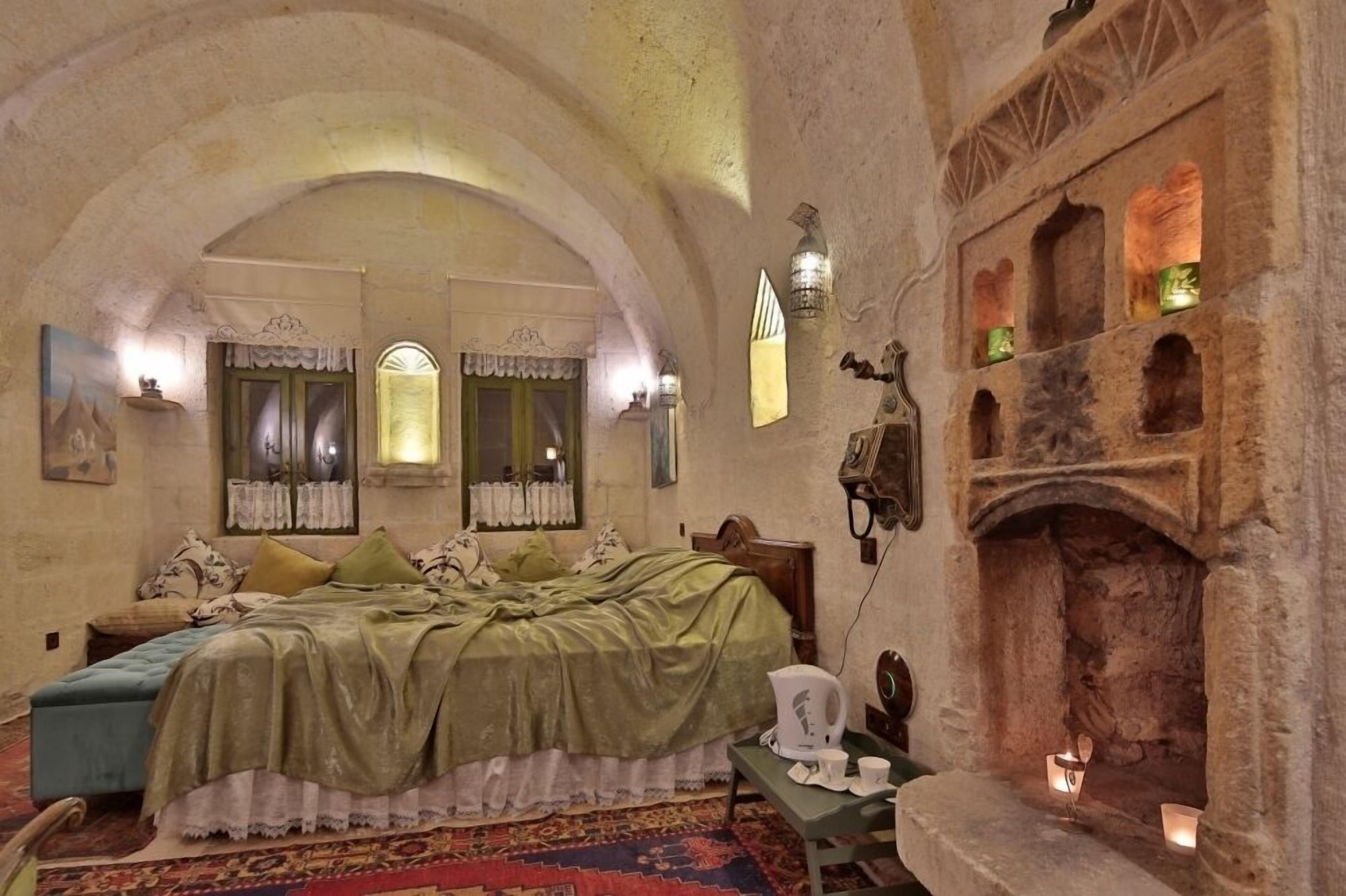 Aurora Cave Hotel