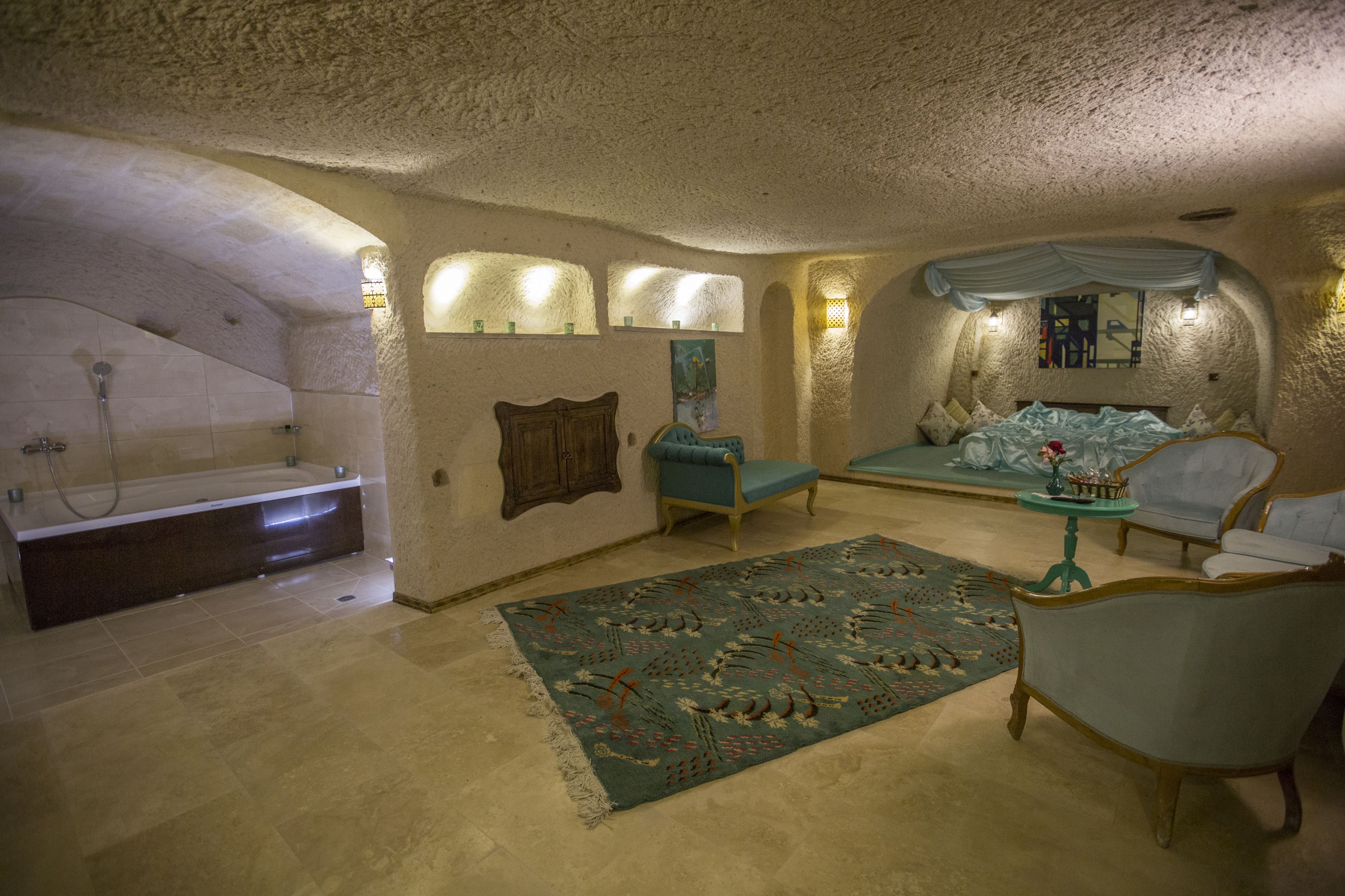 Aurora Cave Hotel