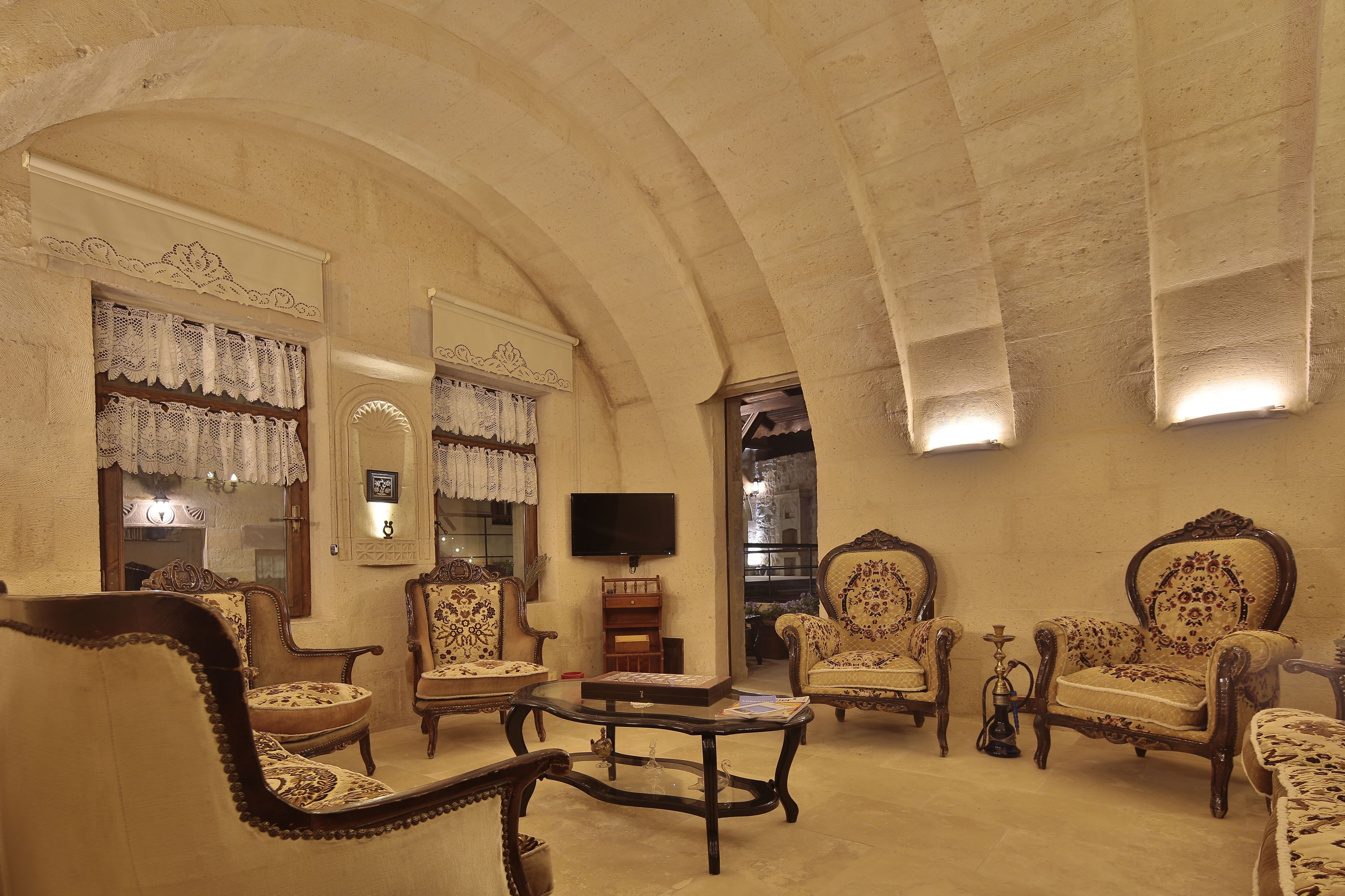 Aurora Cave Hotel