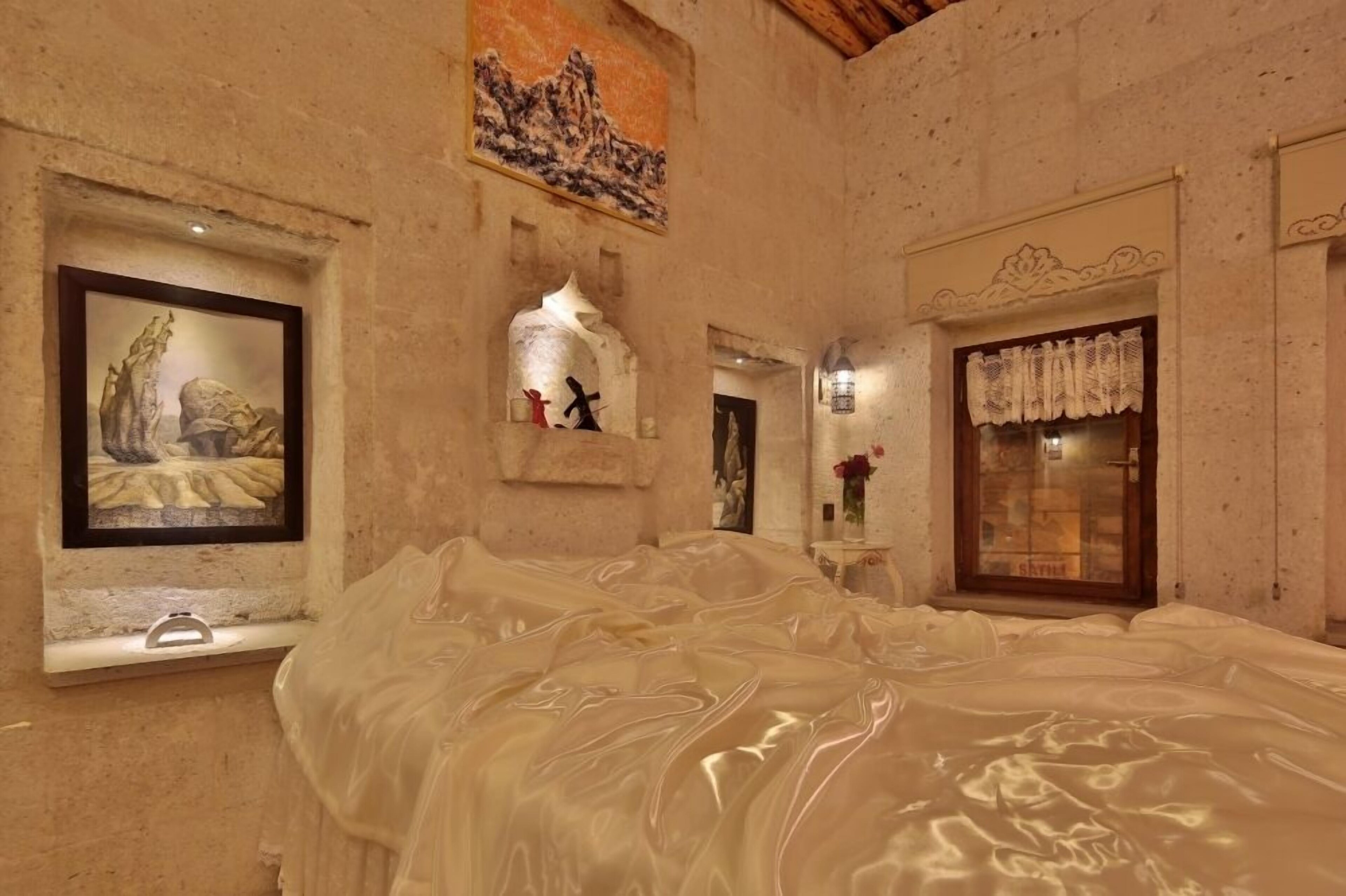 Aurora Cave Hotel